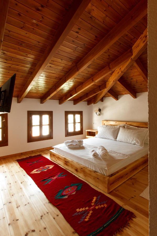 Hotel Sarajet 1821 Gjirokastër Eksteriør bilde